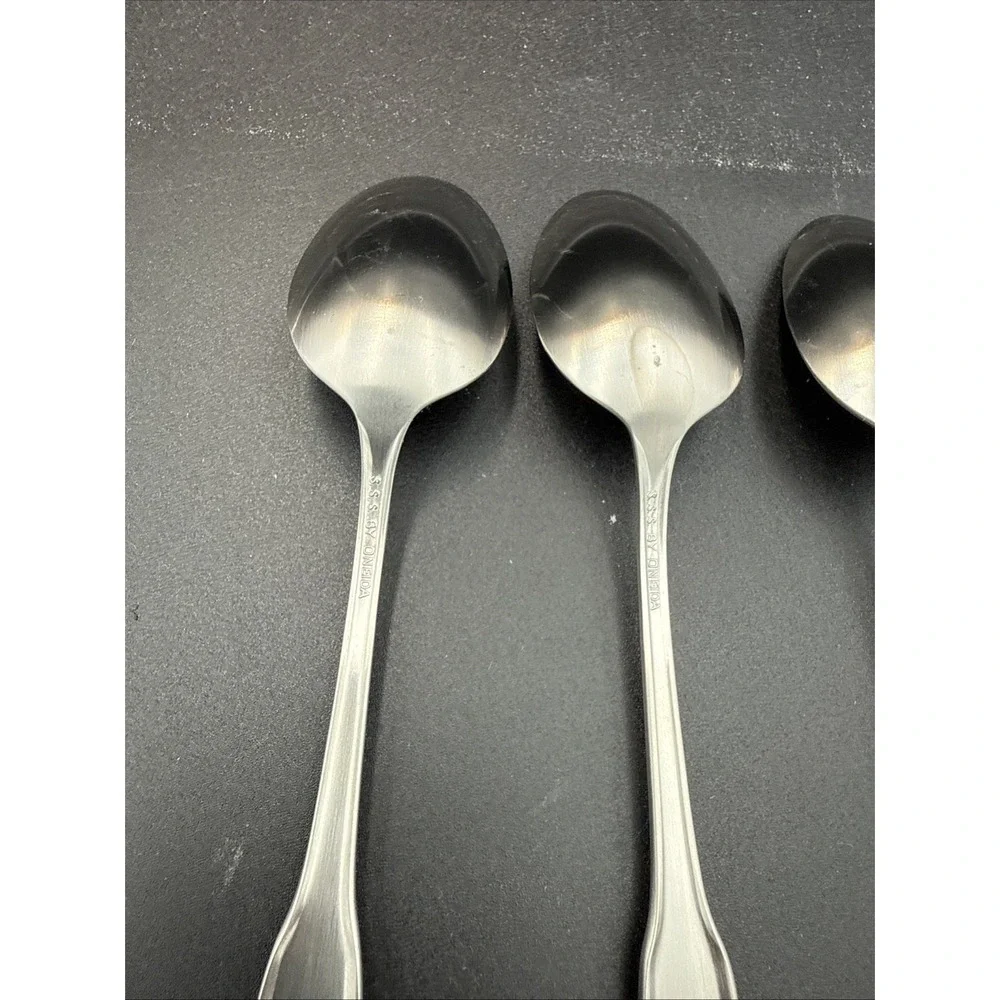 Oneida four teaspoons